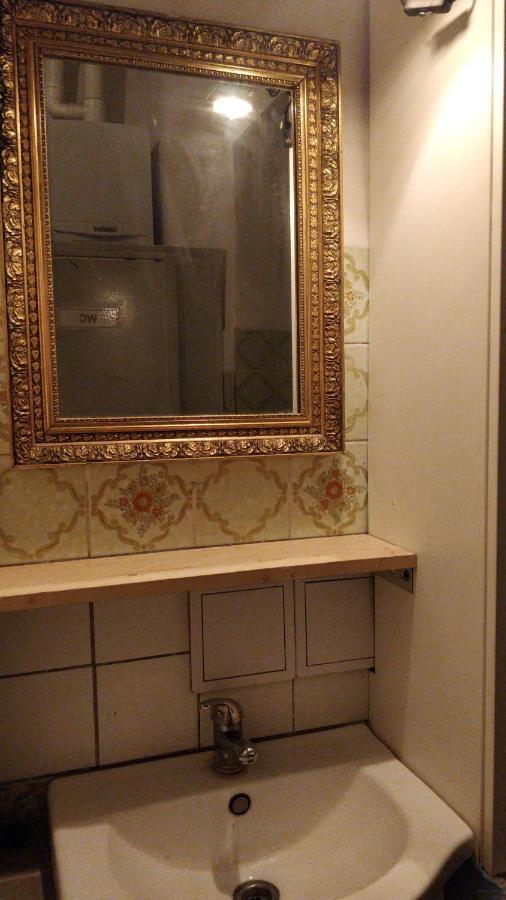 Prague "Above Train Central" Hostel Dış mekan fotoğraf