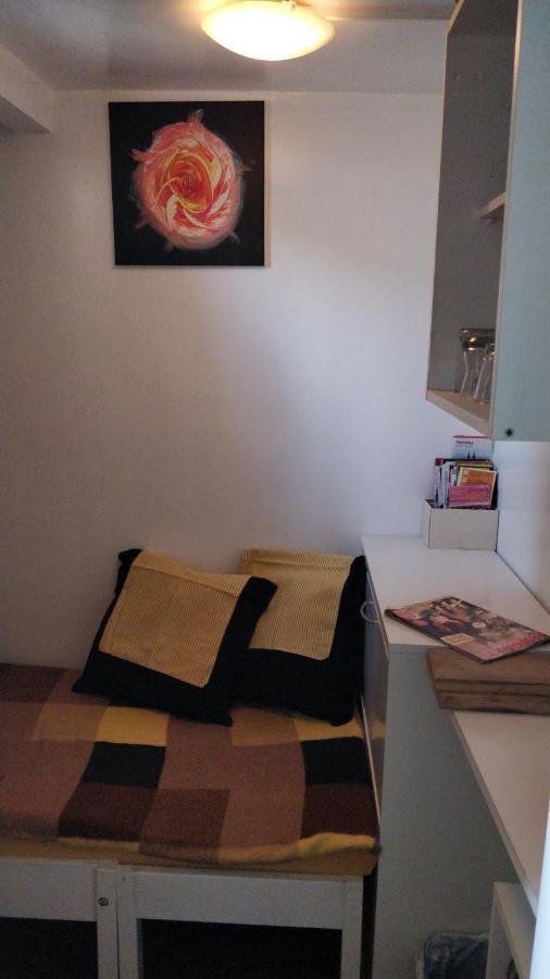 Prague "Above Train Central" Hostel Dış mekan fotoğraf